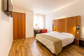 New Ipoint Hotel