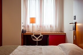 New Ipoint Hotel