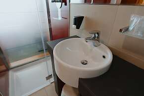 New Ipoint Hotel