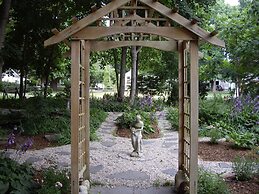 Isaiah Jones Homestead Bed & Breakfast