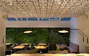 Mendeli Street Hotel By Prima Hotels - 18 years old plus