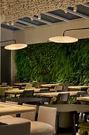 Mendeli Street Hotel By Prima Hotels - 18 years old plus