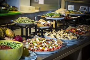 Mendeli Street Hotel By Prima Hotels - 18 years old plus