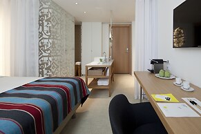 Mendeli Street Hotel By Prima Hotels - 18 years old plus