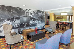 La Quinta Inn & Suites by Wyndham Warner Robins - Robins AFB