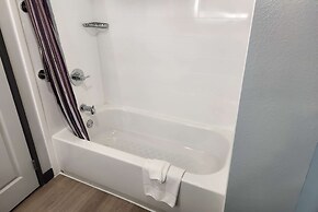 La Quinta Inn & Suites by Wyndham Warner Robins - Robins AFB