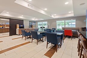 Holiday Inn Express and Suites Jacksonville East, an IHG Hotel