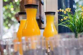 Novelty Suites Hotel