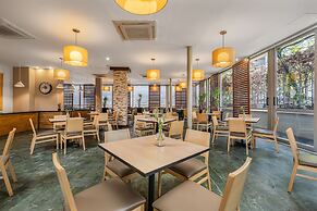 Novelty Suites Hotel