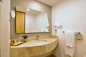 Novelty Suites Hotel