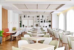 Dolce by Wyndham CampoReal Lisboa