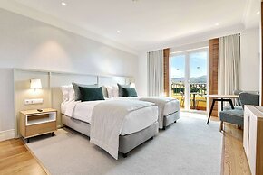 Dolce by Wyndham CampoReal Lisboa