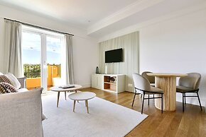 Dolce by Wyndham CampoReal Lisboa