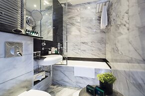 Hotel Lumen Paris Louvre