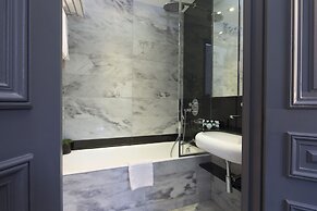 Hotel Lumen Paris Louvre