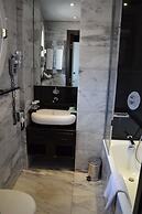 Hotel Lumen Paris Louvre