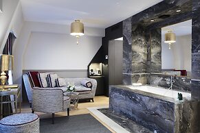 Hotel Lumen Paris Louvre