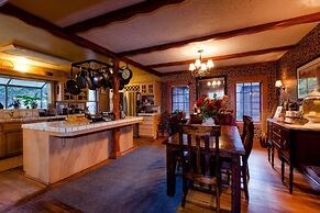 Strawberry Valley Inn