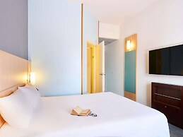 ibis Como