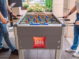 ibis Como