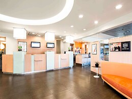 ibis Como