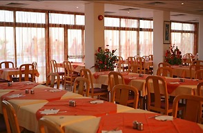 Corallia Beach Hotel Apartments