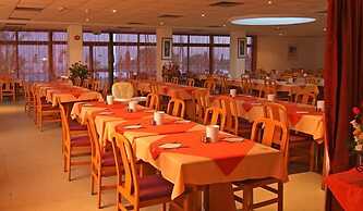 Corallia Beach Hotel Apartments