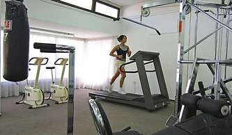 Corallia Beach Hotel Apartments