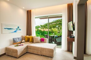 Acrotel Athena Pallas