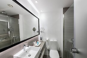 Crystal Springs Beach Hotel