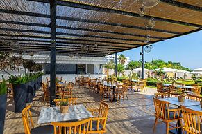 Crystal Springs Beach Hotel