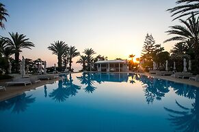 Crystal Springs Beach Hotel