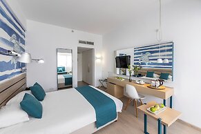 Crystal Springs Beach Hotel