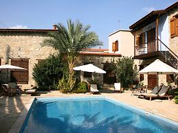 Porfyrios Country House