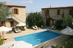 Porfyrios Country House