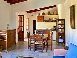 Porfyrios Country House