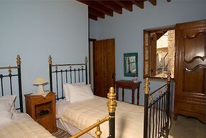 Porfyrios Country House