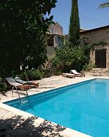 Porfyrios Country House