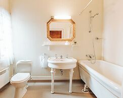 Bårdshaug Herregård