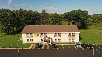 Super 8 by Wyndham Chisago City