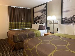 Super 8 by Wyndham Chisago City