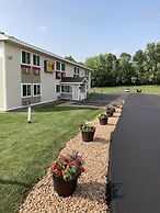 Super 8 by Wyndham Chisago City