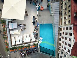 Avalon Hotel