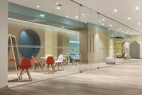 Crowne Plaza Caparica Lisbon by IHG