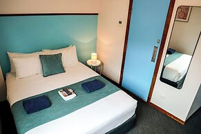 Nomads St Kilda Hostel