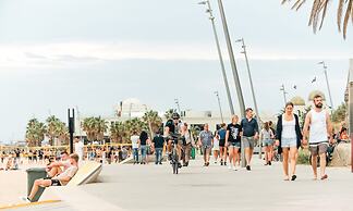 Nomads St Kilda Hostel