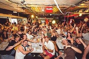 Nomads St Kilda Hostel