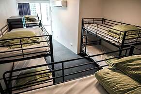Nomads St Kilda Hostel