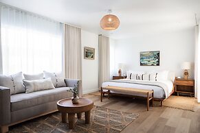 The Pearl Hotel