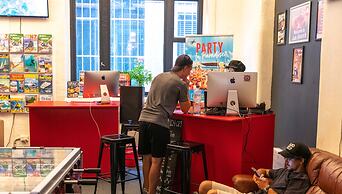 Nomads Sydney - Hostel